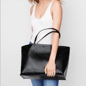 Victoria’s Secret Tote & Small Pouch Black NEW